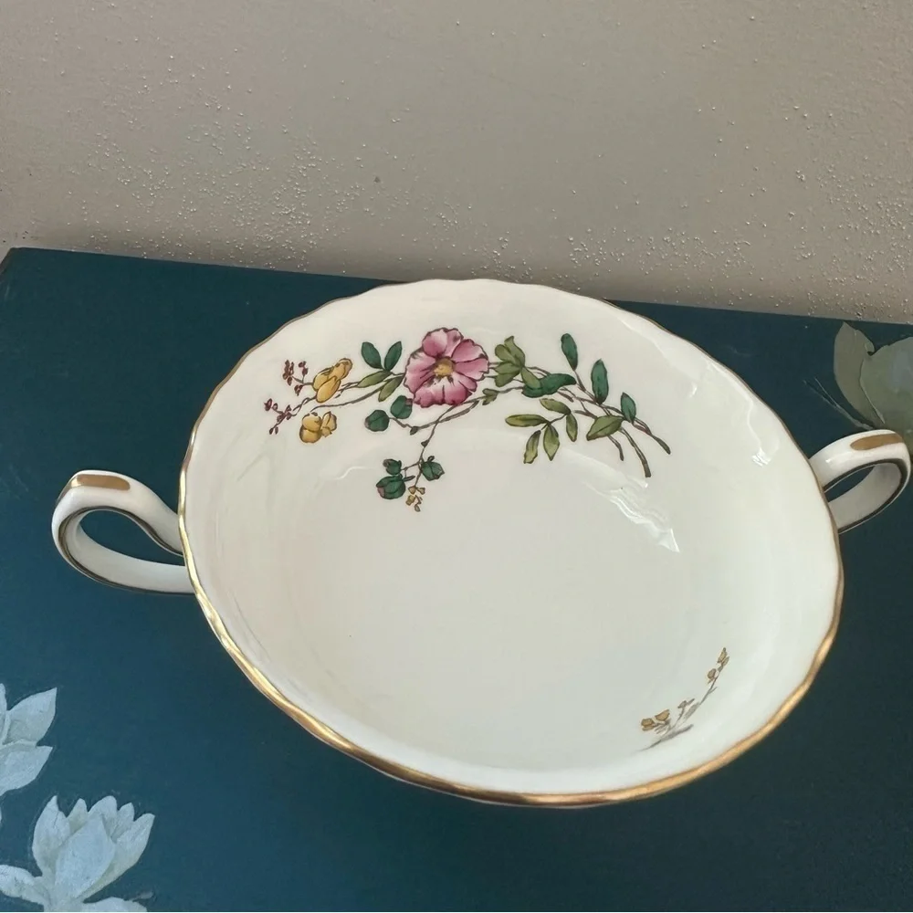 Minton Dainty Sprays Footed Cream Soup Bowl England Floral China Vintage 1973